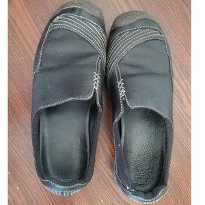 Keen Comfort Shoes Womens 7 Black Leather Slip On Casual Loafer